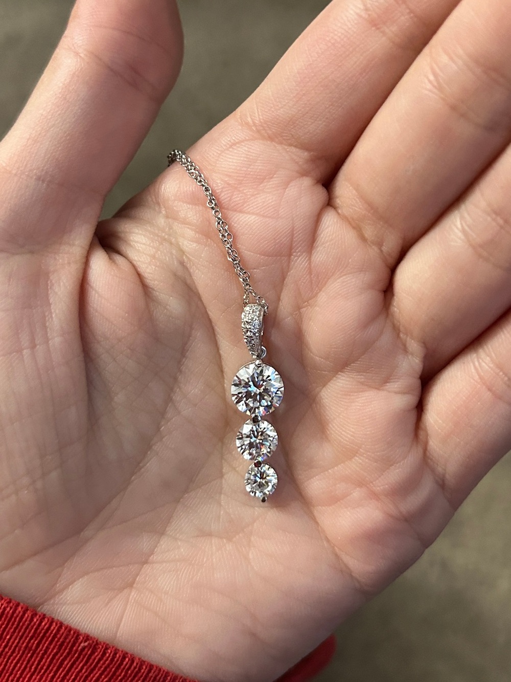 Silver necklace with 3 crystal pendant